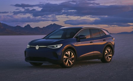 2021 Volkswagen ID.4 Pro S (US-Spec) Front Three-Quarter Wallpapers  450x275 (12)