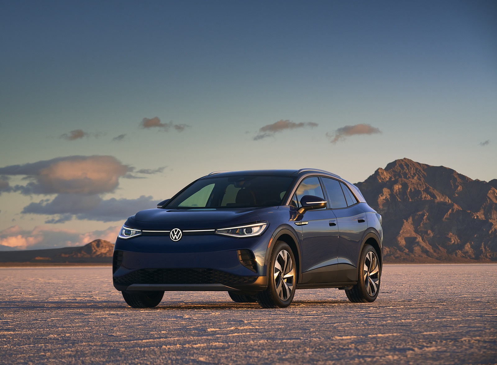 2021 Volkswagen ID.4 Pro S (US-Spec) Front Three-Quarter Wallpapers (13)