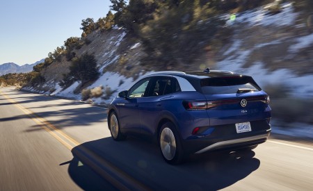 2021 Volkswagen ID.4 Pro S (US-Spec) Rear Three-Quarter Wallpapers 450x275 (6)