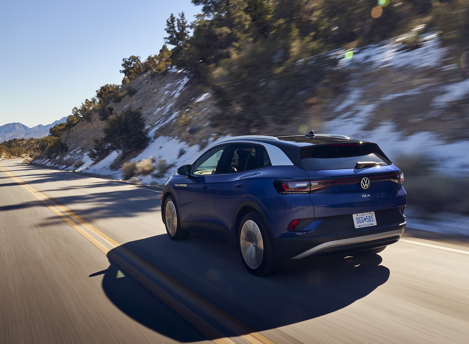 2021 Volkswagen ID.4 Pro S (US-Spec) Rear Three-Quarter Wallpapers (6)