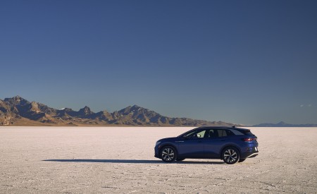 2021 Volkswagen ID.4 Pro S (US-Spec) Side Wallpapers 450x275 (21)