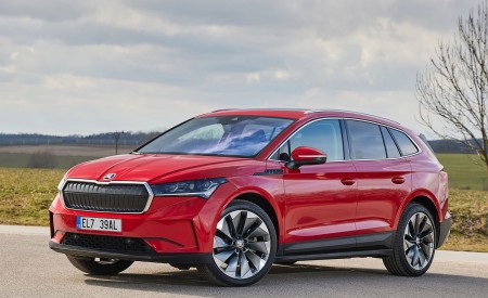 2021 Škoda ENYAQ iV Front Three-Quarter Wallpapers 450x275 (28)