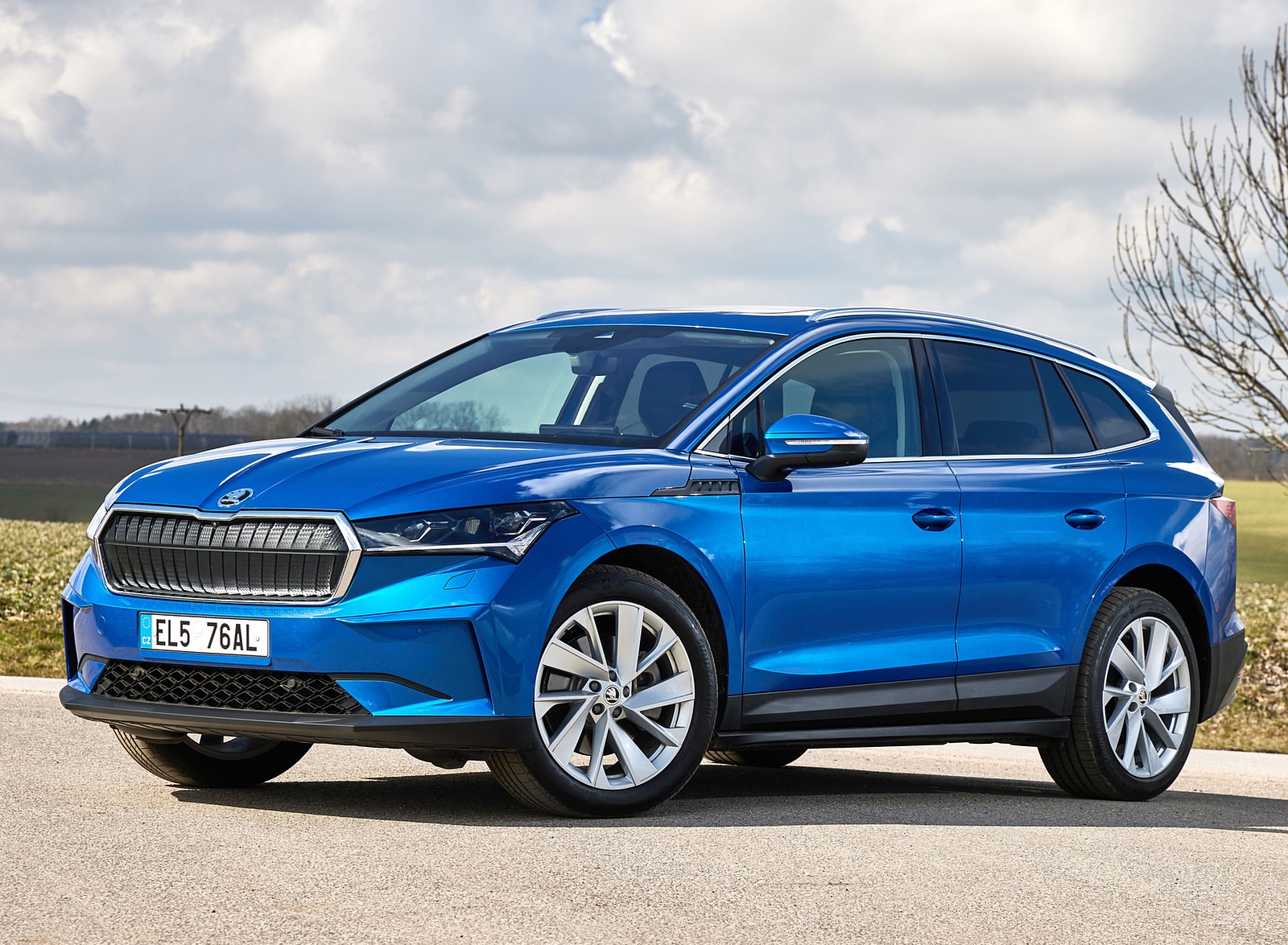 2021 Škoda ENYAQ iV Front Three-Quarter Wallpapers (8)