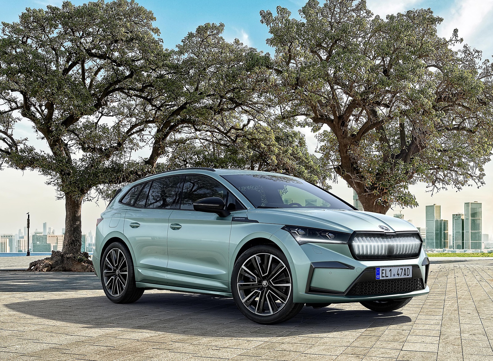 2021 Škoda ENYAQ iV Front Three-Quarter Wallpapers  (7)