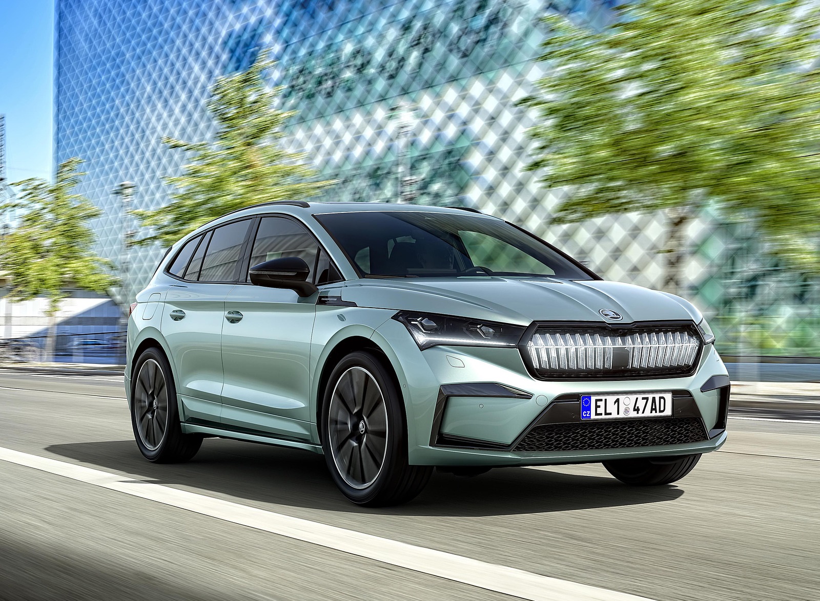 2021 Škoda ENYAQ iV Front Three-Quarter Wallpapers  (2)