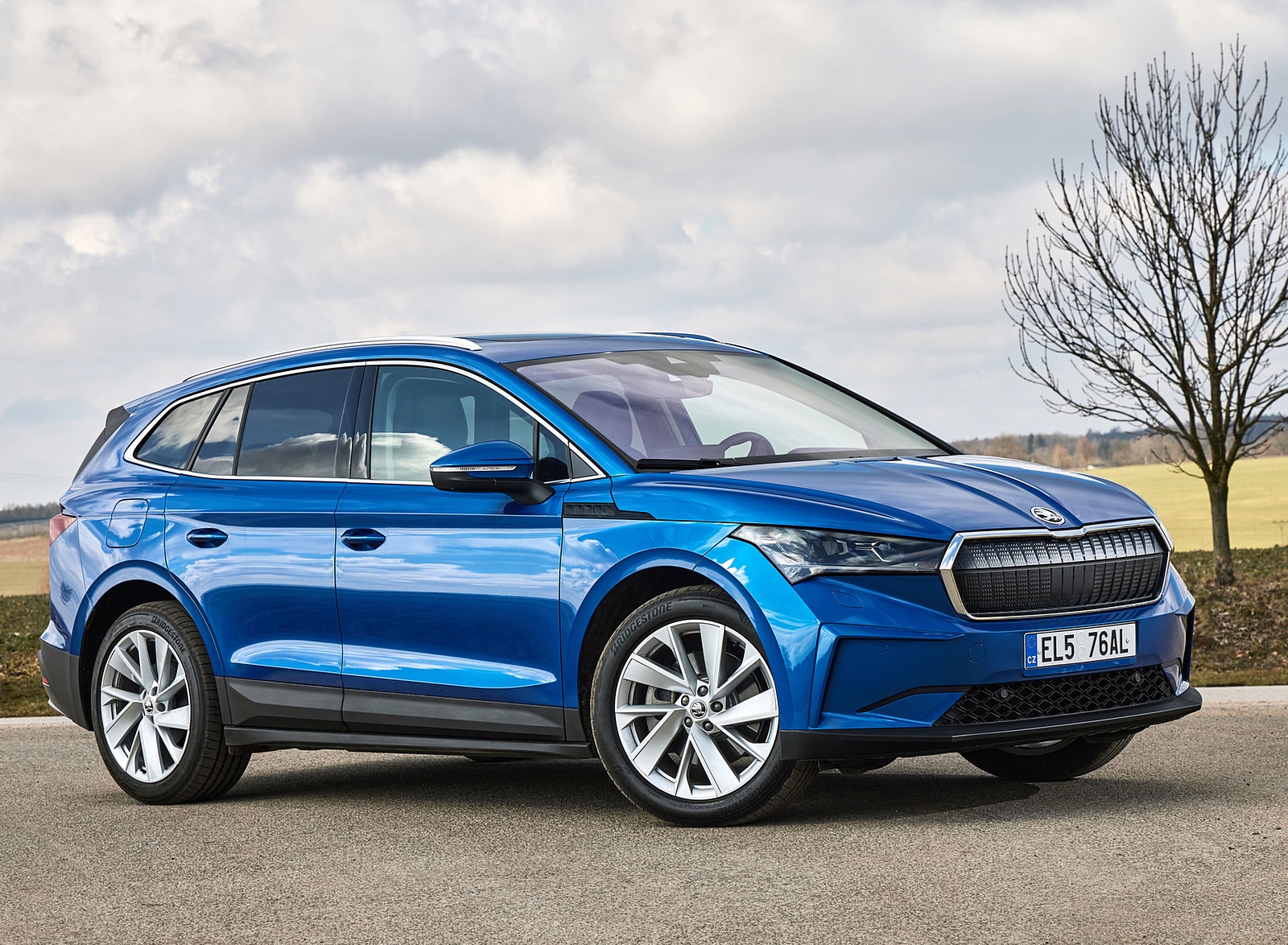 2021 Škoda ENYAQ iV Front Three-Quarter Wallpapers (9)