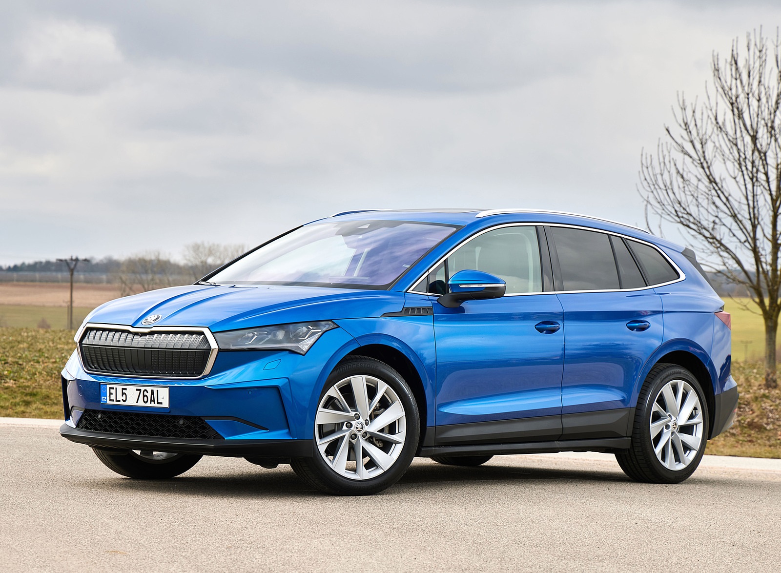 2021 Škoda ENYAQ iV Front Three-Quarter Wallpapers (10)