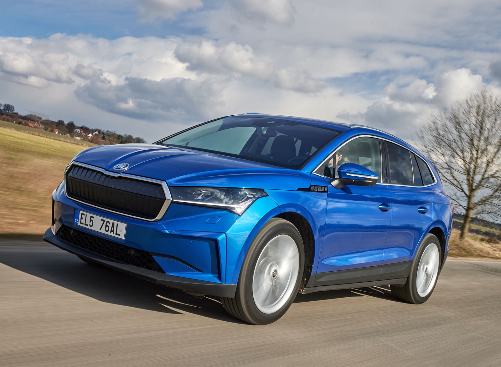 2021 Škoda ENYAQ iV Front Three-Quarter Wallpapers  (2)