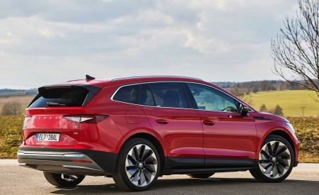 2021 Škoda ENYAQ iV Rear Three-Quarter Wallpapers  450x275 (31)