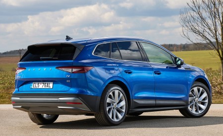2021 Škoda ENYAQ iV Rear Three-Quarter Wallpapers 450x275 (12)