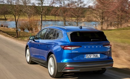2021 Škoda ENYAQ iV Rear Three-Quarter Wallpapers 450x275 (3)