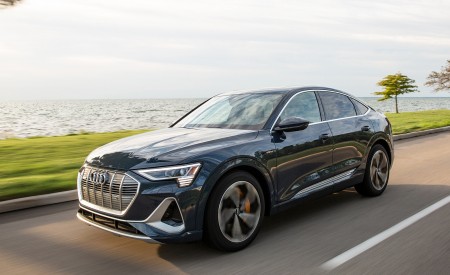 2020 Audi e-tron Sportback S-Line (US-Spec) Front Three-Quarter Wallpapers 450x275 (3)