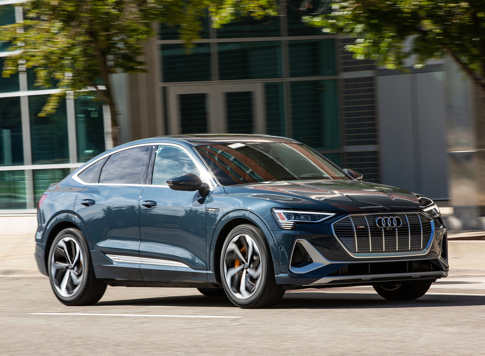 2020 Audi e-tron Sportback S-Line (US-Spec) Front Three-Quarter Wallpapers (5)