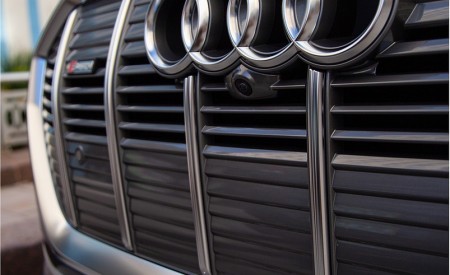 2020 Audi e-tron Sportback S-Line (US-Spec) Grille Wallpapers 450x275 (33)