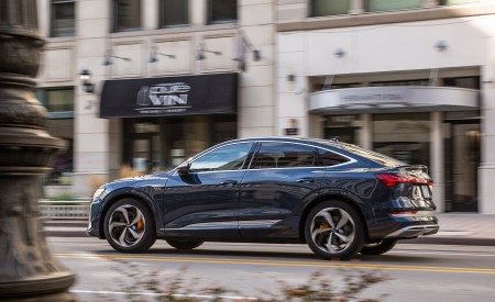 2020 Audi e-tron Sportback S-Line (US-Spec) Side Wallpapers 450x275 (9)