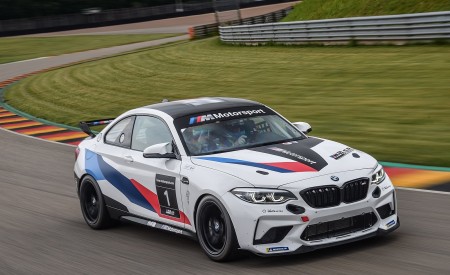 2020 BMW M2 CS Racing Front Three-Quarter Wallpapers 450x275 (20)