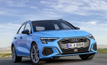 2021 Audi A3 Sportback TFSI e Plug-In Hybrid (Color: Turbo Blue) Front Three-Quarter Wallpapers 450x275 (134)