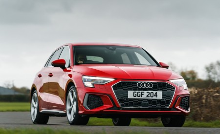 2021 Audi A3 Sportback TFSI e Plug-In Hybrid (UK-Spec) Front Three-Quarter Wallpapers  450x275 (33)