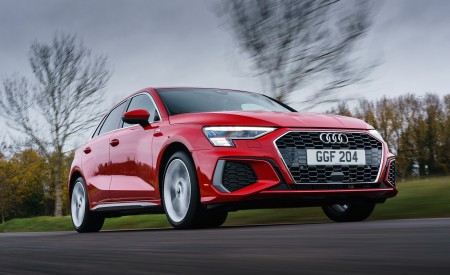 2021 Audi A3 Sportback TFSI e Plug-In Hybrid (UK-Spec) Front Three-Quarter Wallpapers  450x275 (3)