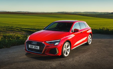 2021 Audi A3 Sportback TFSI e Plug-In Hybrid (UK-Spec) Front Three-Quarter Wallpapers  450x275 (40)