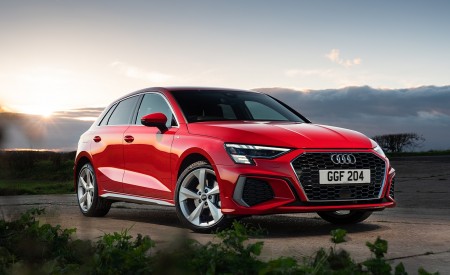 2021 Audi A3 Sportback TFSI e Plug-In Hybrid (UK-Spec) Front Three-Quarter Wallpapers  450x275 (41)