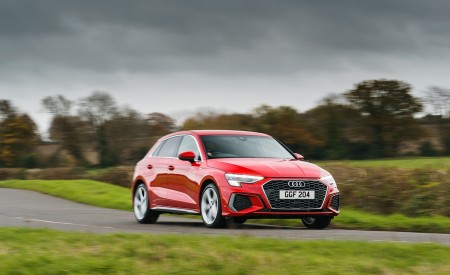 2021 Audi A3 Sportback TFSI e Plug-In Hybrid (UK-Spec) Front Three-Quarter Wallpapers 450x275 (21)
