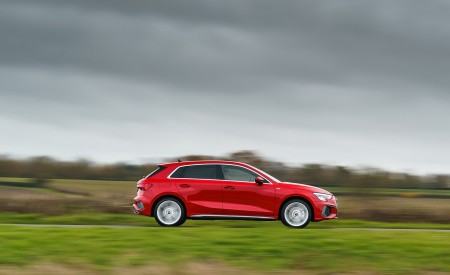 2021 Audi A3 Sportback TFSI e Plug-In Hybrid (UK-Spec) Side Wallpapers  450x275 (28)