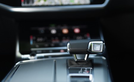 2021 Audi A6 50 TFSI e (UK-Spec) Central Console Wallpapers  450x275 (75)