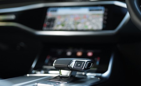 2021 Audi A6 50 TFSI e (UK-Spec) Central Console Wallpapers 450x275 (77)