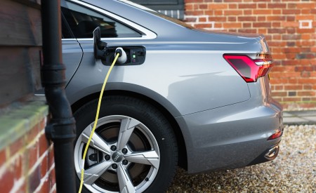 2021 Audi A6 50 TFSI e (UK-Spec) Charging Wallpapers  450x275 (40)