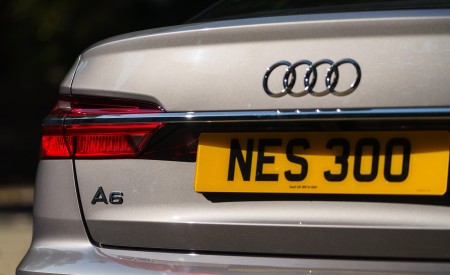 2021 Audi A6 50 TFSI e (UK-Spec) Detail Wallpapers 450x275 (53)