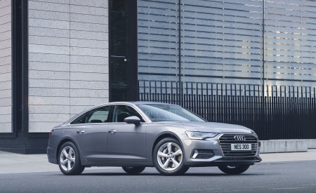 2021 Audi A6 50 TFSI e (UK-Spec) Front Three-Quarter Wallpapers 450x275 (32)