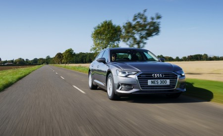 2021 Audi A6 50 TFSI e (UK-Spec) Front Three-Quarter Wallpapers 450x275 (4)