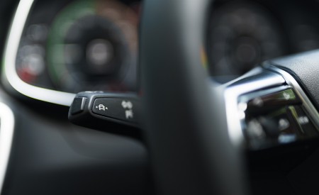 2021 Audi A6 50 TFSI e (UK-Spec) Interior Detail Wallpapers 450x275 (61)