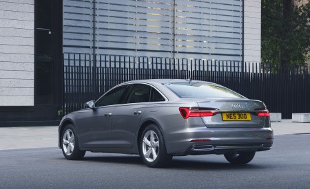 2021 Audi A6 50 TFSI e (UK-Spec) Rear Three-Quarter Wallpapers 450x275 (34)