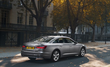 2021 Audi A6 50 TFSI e (UK-Spec) Rear Three-Quarter Wallpapers 450x275 (28)