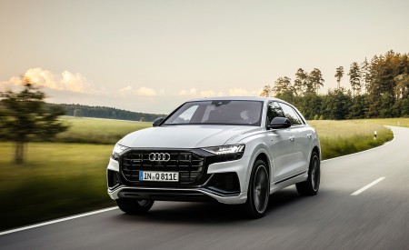 2021 Audi Q8 TFSI e Plug-In Hybrid (Color: Glacier White) Front Wallpapers  450x275 (2)
