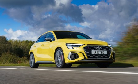 2021 Audi S3 Sportback (UK-Spec) Front Three-Quarter Wallpapers  450x275 (31)