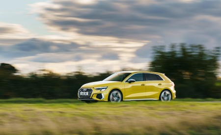 2021 Audi S3 Sportback (UK-Spec) Front Three-Quarter Wallpapers  450x275 (26)