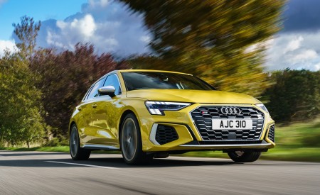 2021 Audi S3 Sportback (UK-Spec) Front Three-Quarter Wallpapers 450x275 (37)