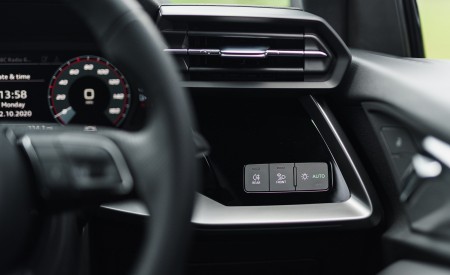 2021 Audi S3 (UK-Spec) Interior Detail Wallpapers 450x275 (78)