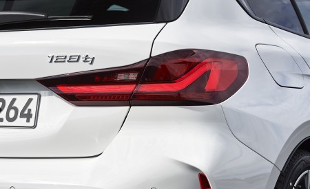 2021 BMW 128ti Tail Light Wallpapers 450x275 (31)