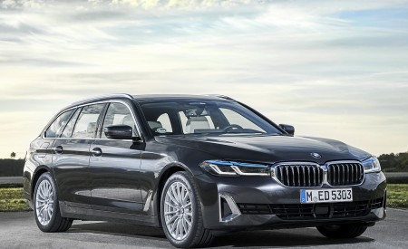 2021 BMW 5 Series Touring Front Three-Quarter Wallpapers  450x275 (64)