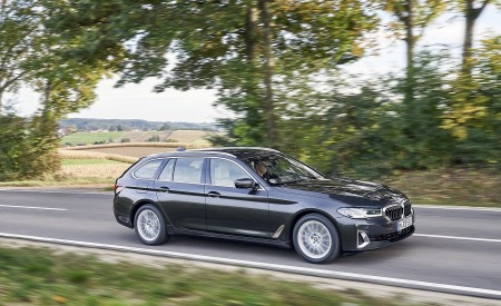 2021 BMW 5 Series Touring Front Three-Quarter Wallpapers  450x275 (44)