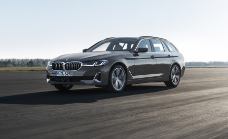 2021 BMW 5 Series Touring Front Three-Quarter Wallpapers  450x275 (8)