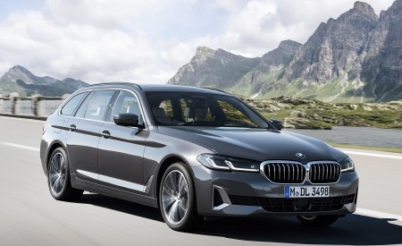2021 BMW 5 Series Touring Front Three-Quarter Wallpapers  450x275 (3)