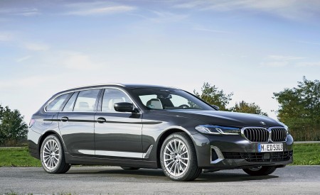 2021 BMW 5 Series Touring Front Three-Quarter Wallpapers  450x275 (69)