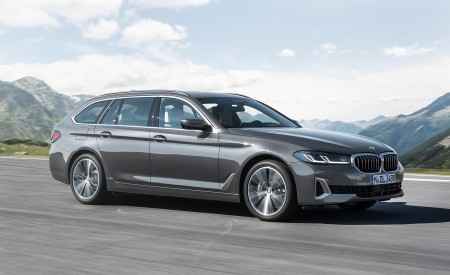 2021 BMW 5 Series Touring Front Three-Quarter Wallpapers 450x275 (5)