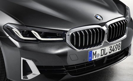 2021 BMW 5 Series Touring Front Wallpapers 450x275 (22)