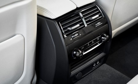 2021 BMW 5 Series Touring Interior Detail Wallpapers 450x275 (99)